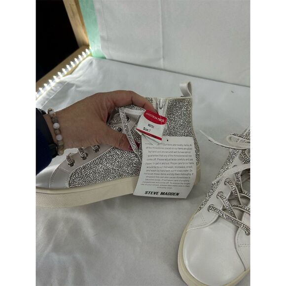 Steve Madden Bondi Women's High Top Sneakers White Rhinestones Size 7 NWT - Picture 3 of 10